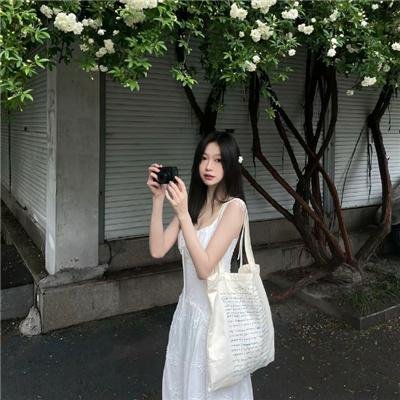 白白的世界海报